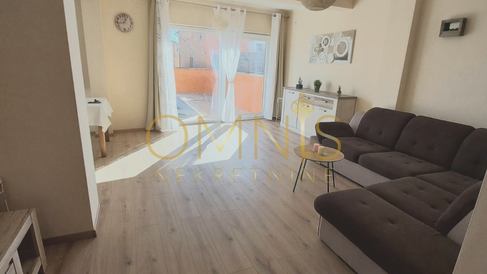 Istra, Loborika - prodaja kuće u nizu, 150m2, bazen!